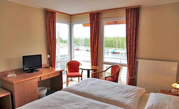 Hotel Zur Bruecke Greifswald Chambre photo
