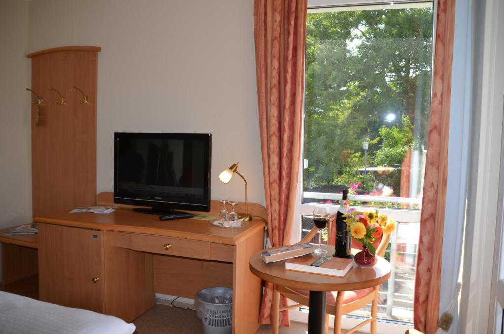 Hotel Zur Bruecke Greifswald Extérieur photo